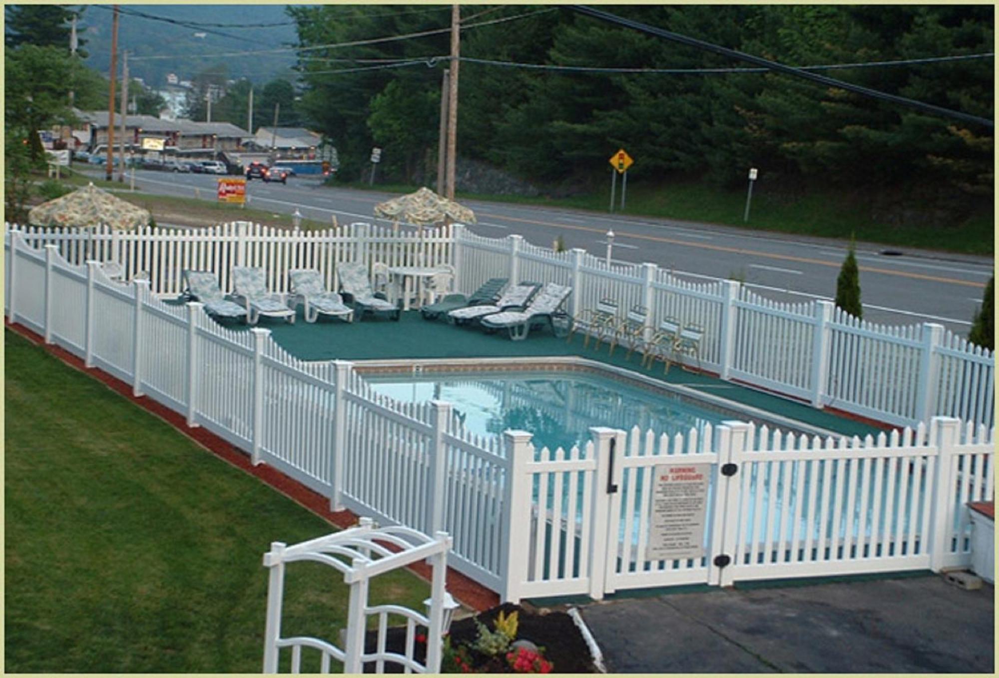 Seven Dwarfs Cabin - On The Brook Cabins Lake George Exterior foto