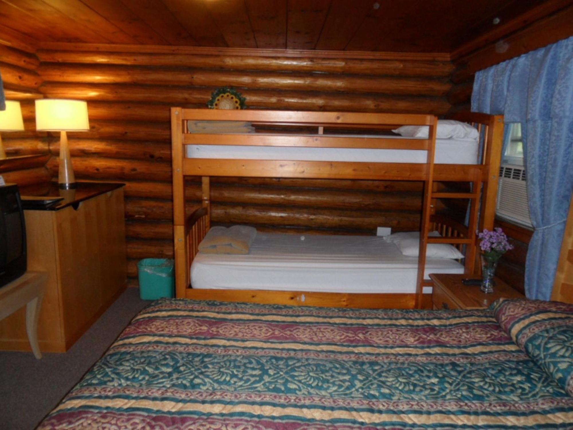 Seven Dwarfs Cabin - On The Brook Cabins Lake George Habitación foto