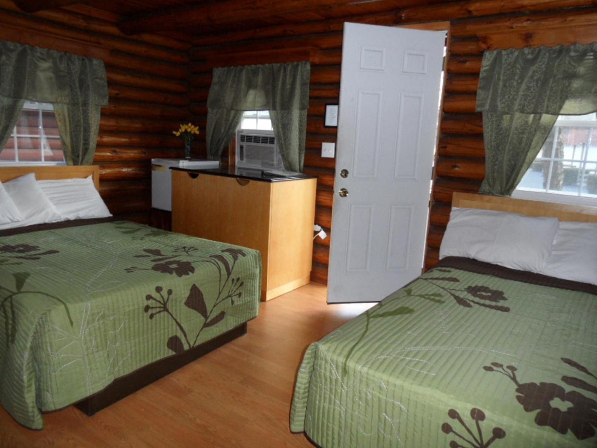 Seven Dwarfs Cabin - On The Brook Cabins Lake George Habitación foto